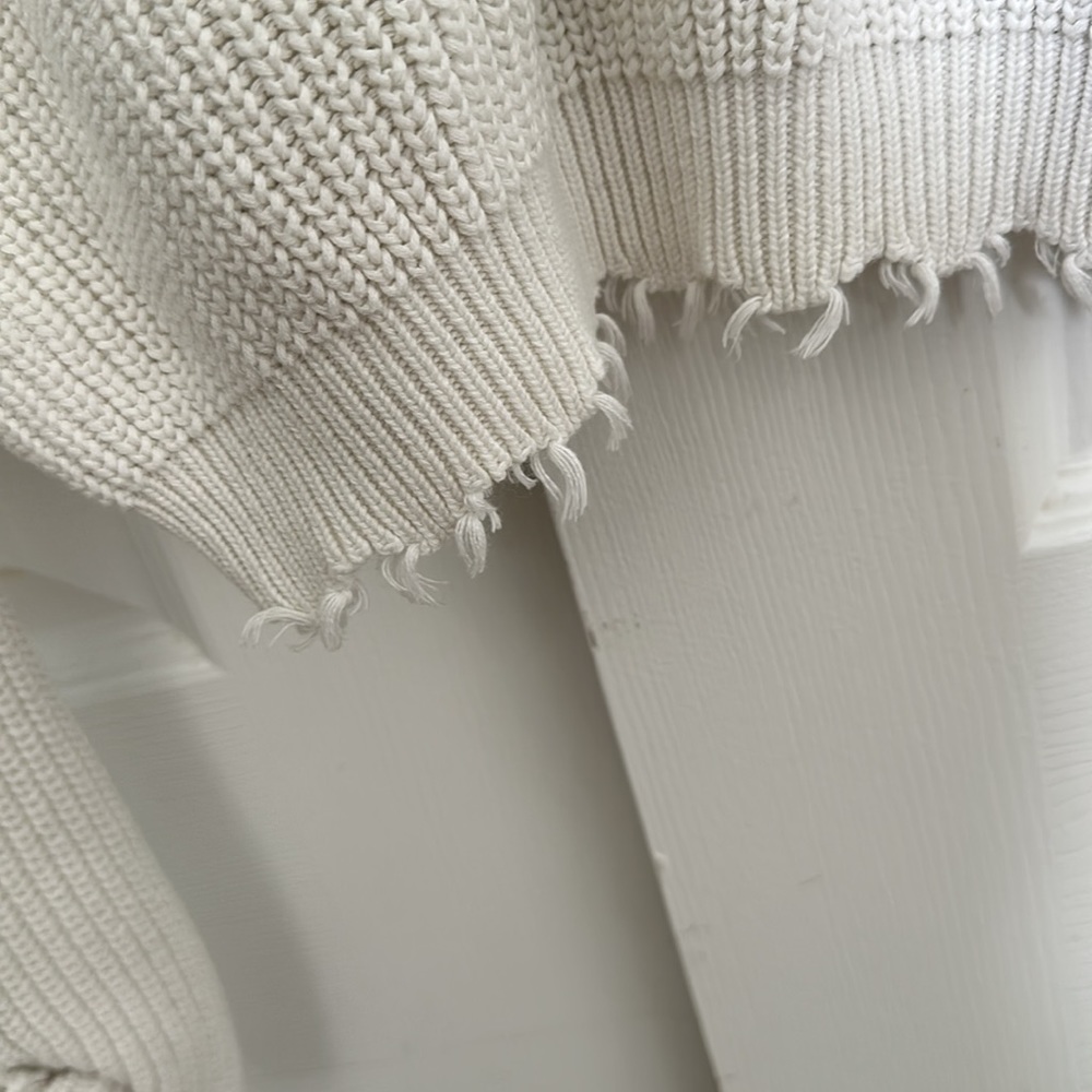 Women’s Sweater - Picture 3 of 3